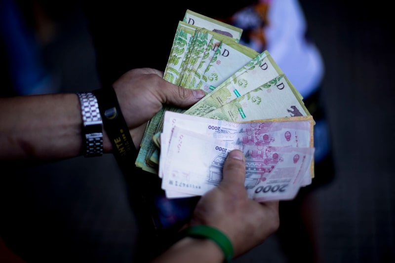 Foto referencial de pesos argentinos. Foto referencial de pesos argentinos.