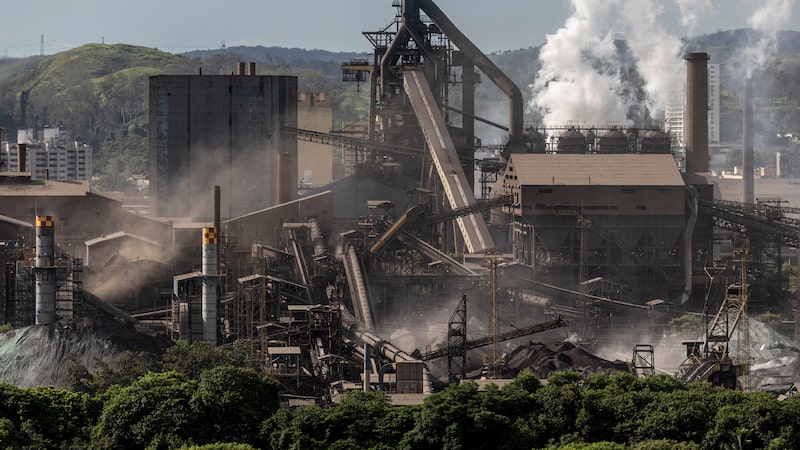 CSN planeja captar até US$ 1,5 bi para melhorar perfil da dívida, segundo fontes CSN planeja captar até US$ 1,5 bi para melhorar perfil da dívida, segundo fontes