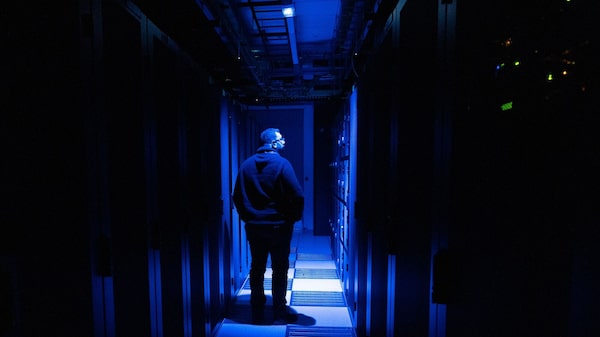 Científico de OpenAI alerta sobre IA que se mejora sola: startup ya recaudó US$650 millones para crearla Científico de OpenAI alerta sobre IA que se mejora sola: startup ya recaudó US$650 millones para crearla
