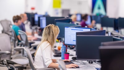 Funcionário do mês? Agente de IA Junior custa US$ 2 mil ao mês e avança nas empresas Funcionário do mês? Agente de IA Junior custa US$ 2 mil ao mês e avança nas empresas