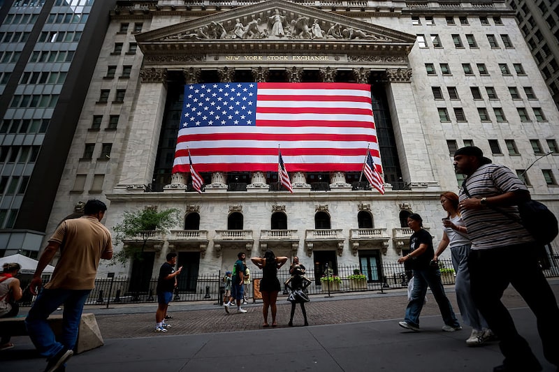 US Stocks Drift From Records As Trump Ramps Up Tariff Threats US Stocks Drift From Records As Trump Ramps Up Tariff Threats