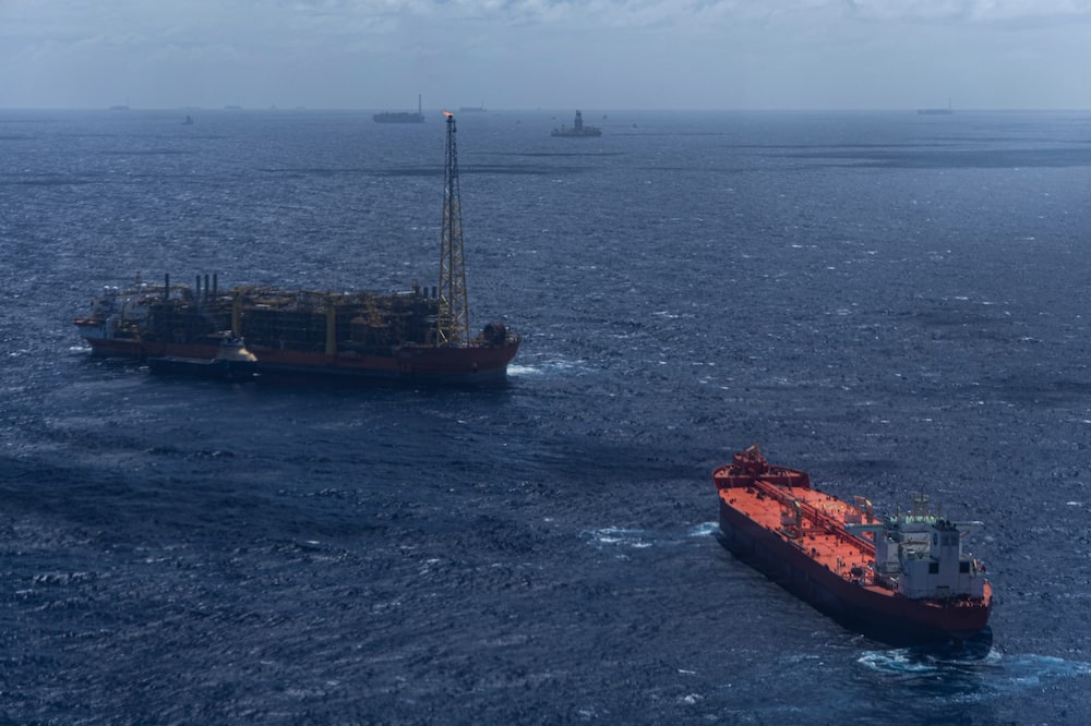 Brazil Ramps Up Top Deep-Water Oil Field And Adds to Global Glut Brazil Ramps Up Top Deep-Water Oil Field And Adds to Global Glut