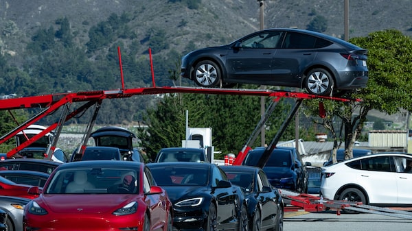 Tesla tem queda de 8,6% nas vendas e perde a liderança de carros elétricos para a BYD Tesla tem queda de 8,6% nas vendas e perde a liderança de carros elétricos para a BYD