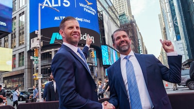 De escépticos a aliados: gigantes de Wall Street abrazan el negocio cripto de los Trump De escépticos a aliados: gigantes de Wall Street abrazan el negocio cripto de los Trump