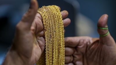 Oro cae hacia los US$4.000 por venta masiva en mercados globales y presión del dólar Oro cae hacia los US$4.000 por venta masiva en mercados globales y presión del dólar
