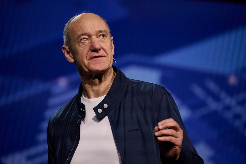 El CEO de Siemens AG, Roland Busch, habla durante el evento CES 2026 en Las Vegas el 6 de enero. El CEO de Siemens AG, Roland Busch, habla durante el evento CES 2026 en Las Vegas el 6 de enero.