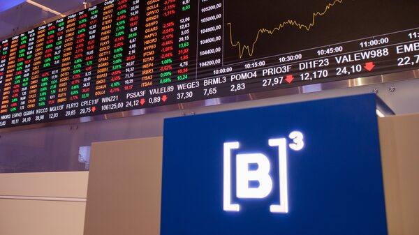 Ibovespa sobe após acordo EUA-Japão e maior apetite ao risco; dólar recua a R$ 5,56 Ibovespa sobe após acordo EUA-Japão e maior apetite ao risco; dólar recua a R$ 5,56