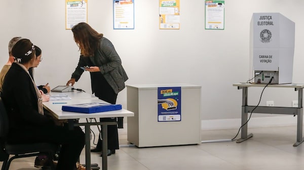 Ao vivo: Brasil vai às urnas para eleger presidente, governadores e Congresso Ao vivo: Brasil vai às urnas para eleger presidente, governadores e Congresso