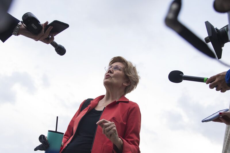 Senadora Elizbeth Warren Senadora Elizbeth Warren