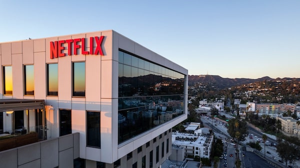 Netflix investiu US$ 135 bi em filmes e séries em mais de 50 países na última década Netflix investiu US$ 135 bi em filmes e séries em mais de 50 países na última década