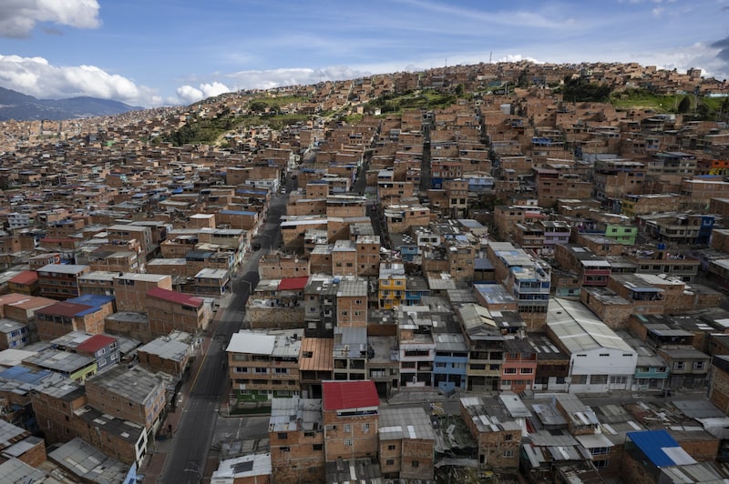 Viviendas en el barrio de Ciudad Bolívar de Bogotá, Colombia, el lunes 3 de abril de 2023. Viviendas en el barrio de Ciudad Bolívar de Bogotá, Colombia, el lunes 3 de abril de 2023.
