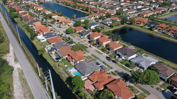 Tasas hipotecarias en EE.UU. caen por sexta semana consecutiva: se acercan a 7% Tasas hipotecarias en EE.UU. caen por sexta semana consecutiva: se acercan a 7%