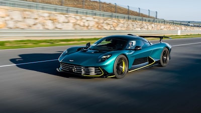 Direção com prazer: como é pilotar o supercarro híbrido de US$ 1 milhão da Aston Martin Direção com prazer: como é pilotar o supercarro híbrido de US$ 1 milhão da Aston Martin