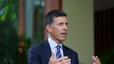 ‘Linha de montagem humana’: Goldman aposta em IA para crescer sem contratar mais ‘Linha de montagem humana’: Goldman aposta em IA para crescer sem contratar mais