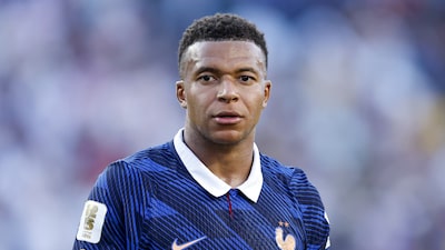 “Una mujer despreciable”: Mbappé acusa de racismo a senadora paraguaya tras partido del Mundial “Una mujer despreciable”: Mbappé acusa de racismo a senadora paraguaya tras partido del Mundial