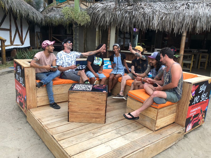 Libertex abrió el primer spot de trading playero en Montañita, una de las playas más concurridas del Ecuador. Libertex abrió el primer spot de trading playero en Montañita, una de las playas más concurridas del Ecuador.