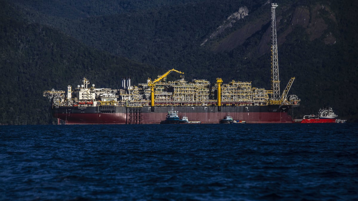 Carrera por nuevas reservas de petróleo en América Latina lleva a una inversión récord