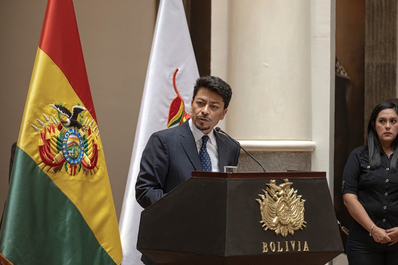 El ministro de Relaciones Exteriores de Bolivia, Fernando Aramayo, habla durante una ceremonia de juramento en La Paz el 9 de noviembre. Fotógrafo: Marcelo Pérez del Carpio/Bloomberg. El ministro de Relaciones Exteriores de Bolivia, Fernando Aramayo, habla durante una ceremonia de juramento en La Paz el 9 de noviembre. Fotógrafo: Marcelo Pérez del Carpio/Bloomberg.