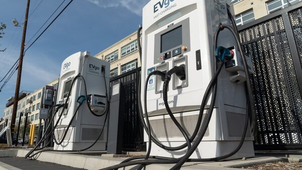 ¿Por qué los cargadores públicos de VE casi nunca funcionan tan rápido como prometen? ¿Por qué los cargadores públicos de VE casi nunca funcionan tan rápido como prometen?