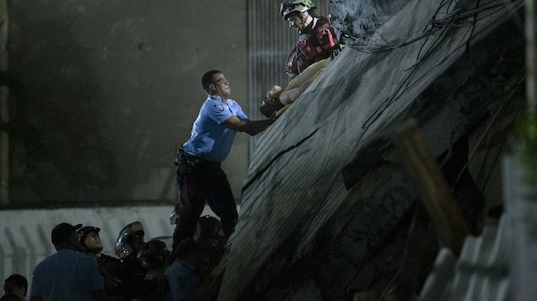 Venezuela hoy: Doble terremoto ya deja 920 muertos y cerca de 3.400 heridos Venezuela hoy: Doble terremoto ya deja 920 muertos y cerca de 3.400 heridos