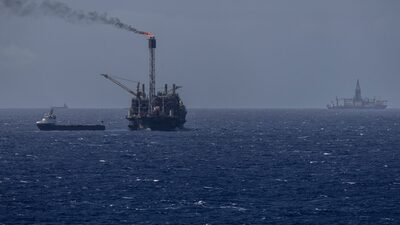 Petrobras vai adiar acordos de plataformas no campo de Búzios, segundo fontes Petrobras vai adiar acordos de plataformas no campo de Búzios, segundo fontes