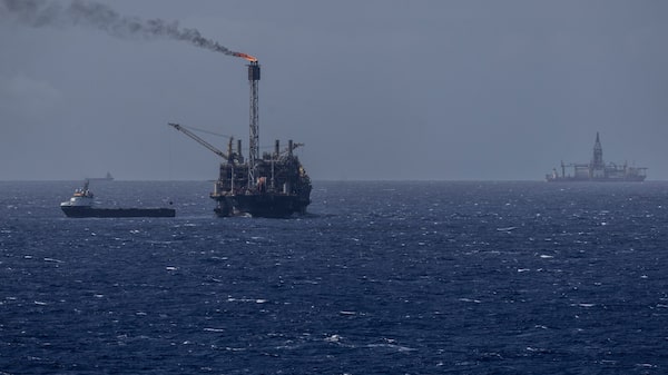 Petrobras vai adiar acordos de plataformas no campo de Búzios, segundo fontes Petrobras vai adiar acordos de plataformas no campo de Búzios, segundo fontes