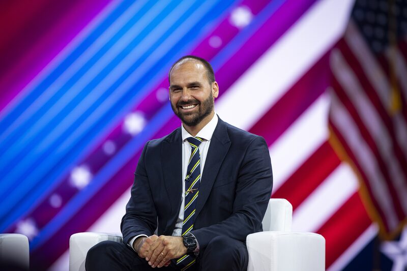 Investigan al hijo de Bolsonaro por presunta intimidación judicial Investigan al hijo de Bolsonaro por presunta intimidación judicial