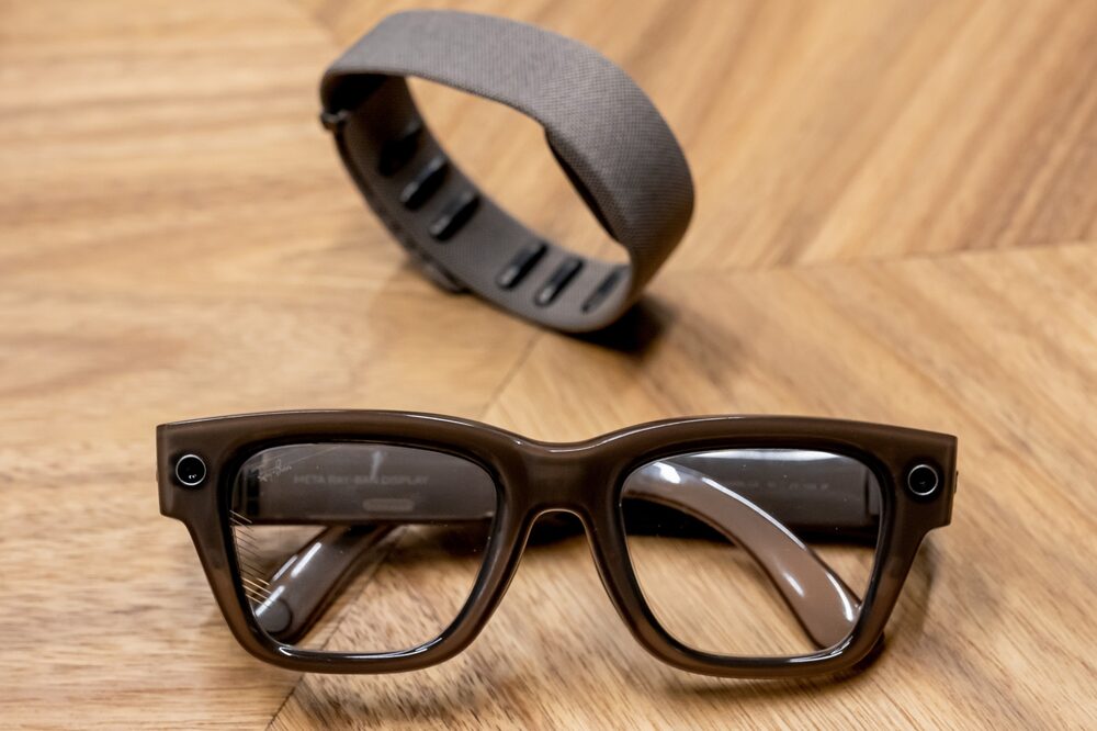 Las gafas Meta Ray-Ban Display AI con la pulsera Meta Neural Band.Fotógrafo: David Paul Morris/Bloomberg Las gafas Meta Ray-Ban Display AI con la pulsera Meta Neural Band.Fotógrafo: David Paul Morris/Bloomberg