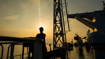 El petróleo sube desde un máximo de cuatro meses ante amenazas de Trump a Irán El petróleo sube desde un máximo de cuatro meses ante amenazas de Trump a Irán