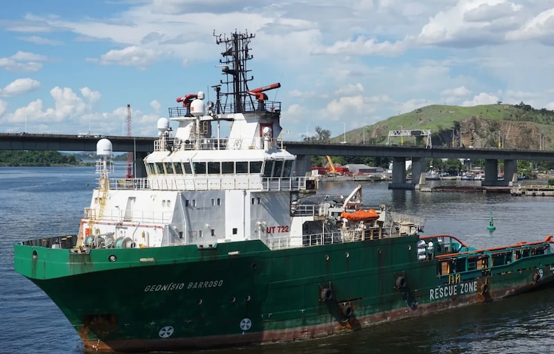 O Geonísio Barroso, navio que reboca e ancora plataformas da Petrobras, está parado desde 21 de dezembro em manutenção corretiva. O Geonísio Barroso, navio que reboca e ancora plataformas da Petrobras, está parado desde 21 de dezembro em manutenção corretiva.