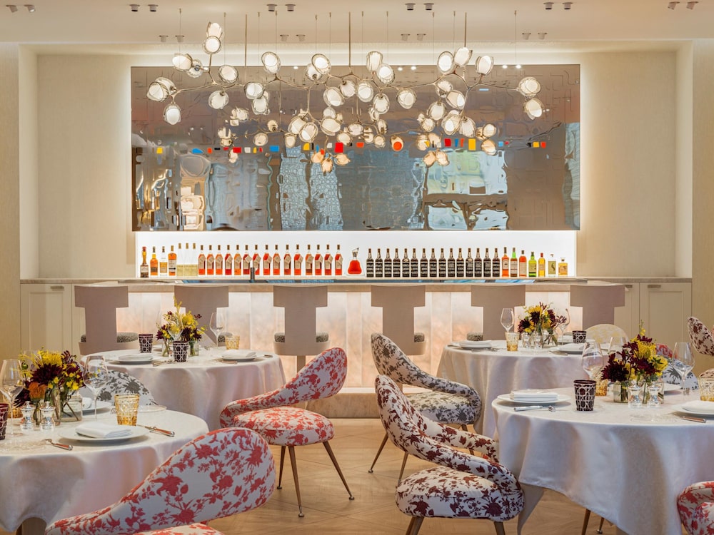 Restaurante Monsieur Dior by Anne-Sophie Restaurante Monsieur Dior by Anne-Sophie