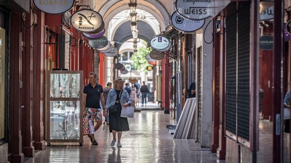 Inflación de la eurozona se mantiene por encima del 2% y refuerza la cautela del BCE Inflación de la eurozona se mantiene por encima del 2% y refuerza la cautela del BCE