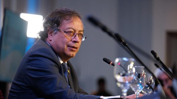 Petro tendría facultades para liquidar eléctricas y cambiar Superintendencias Petro tendría facultades para liquidar eléctricas y cambiar Superintendencias