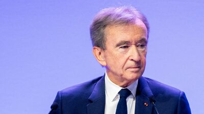 Bernard Arnault diz que a França deveria seguir os EUA em cortes de gastos Bernard Arnault diz que a França deveria seguir os EUA em cortes de gastos