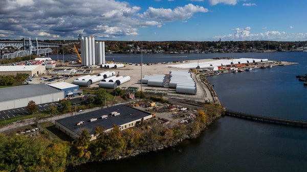 Equinor y Orsted negocian con EE.UU. la suspensión de proyectos eólicos marinos Equinor y Orsted negocian con EE.UU. la suspensión de proyectos eólicos marinos