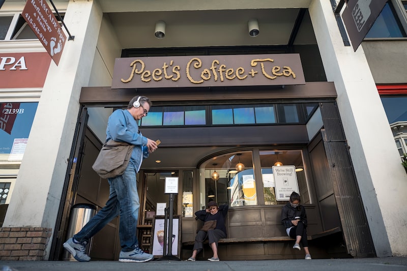 Una tienda Peet's Coffee & Tea en San Francisco. (David Paul Morris/Bloomberg) Una tienda Peet's Coffee & Tea en San Francisco. (David Paul Morris/Bloomberg)
