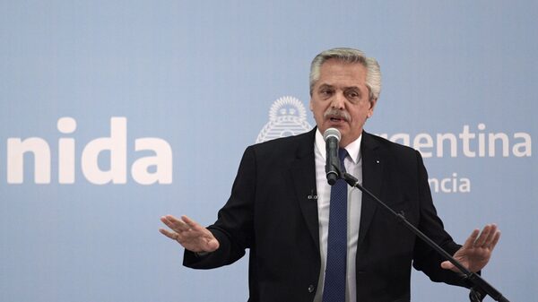 Alberto Fernández pidió “reglamentar adecuadamente la distribución del ingreso” en AEA Alberto Fernández pidió “reglamentar adecuadamente la distribución del ingreso” en AEA