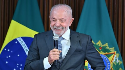 Lula mantiene su ventaja en las encuestas tras una semana de polémicas para Flávio Bolsonaro Lula mantiene su ventaja en las encuestas tras una semana de polémicas para Flávio Bolsonaro