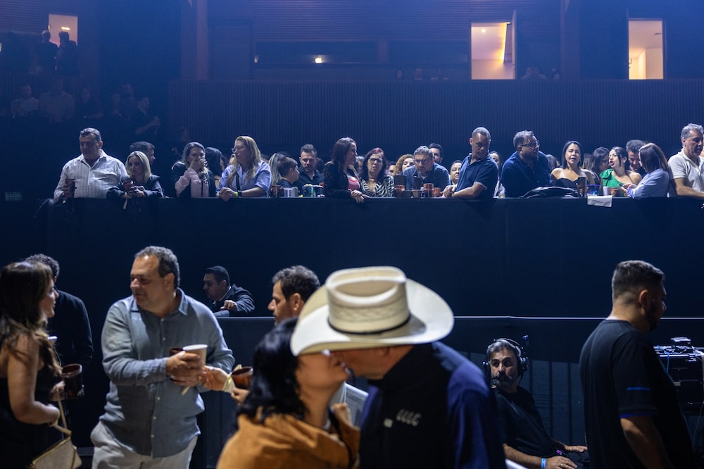 Seguidores durante un concierto de Di Camargo, cantante que apoya a Bolsonaro. Fotografía: Maira Erlich/Bloomberg Seguidores durante un concierto de Di Camargo, cantante que apoya a Bolsonaro. Fotografía: Maira Erlich/Bloomberg