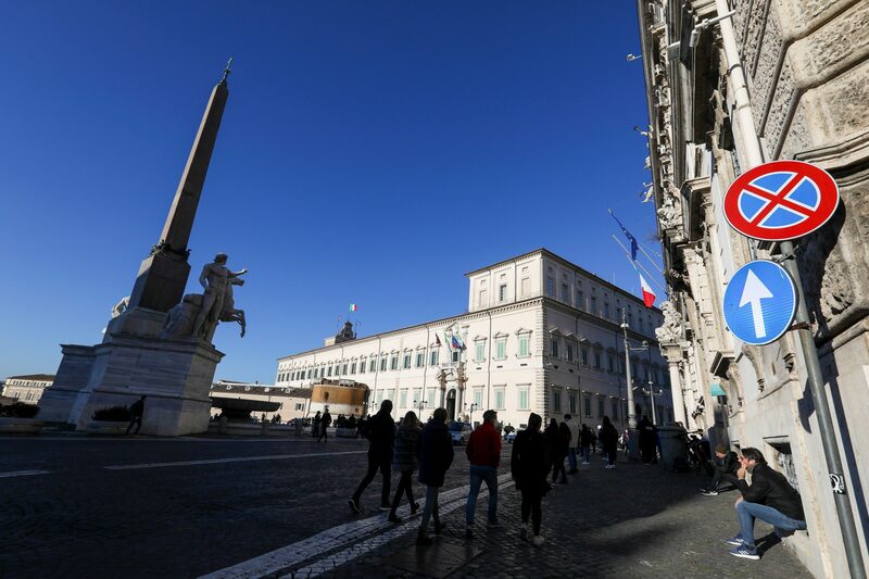 Parlamento reelege Mattarella presidente e Draghi segue primeiro-ministro Parlamento reelege Mattarella presidente e Draghi segue primeiro-ministro