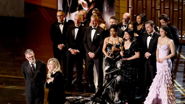 ‘One Battle After Another’ corona a Warner Bros. y a Paul Thomas Anderson en los Óscar 2026 ‘One Battle After Another’ corona a Warner Bros. y a Paul Thomas Anderson en los Óscar 2026