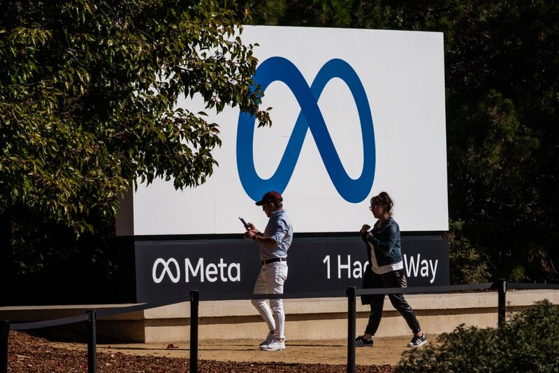 Meta, con sede en Menlo Park, California, tenía más de 77.800 empleados a finales de marzo. Esto supone un aumento de más del 28% con respecto al año anterior. Meta, con sede en Menlo Park, California, tenía más de 77.800 empleados a finales de marzo. Esto supone un aumento de más del 28% con respecto al año anterior.