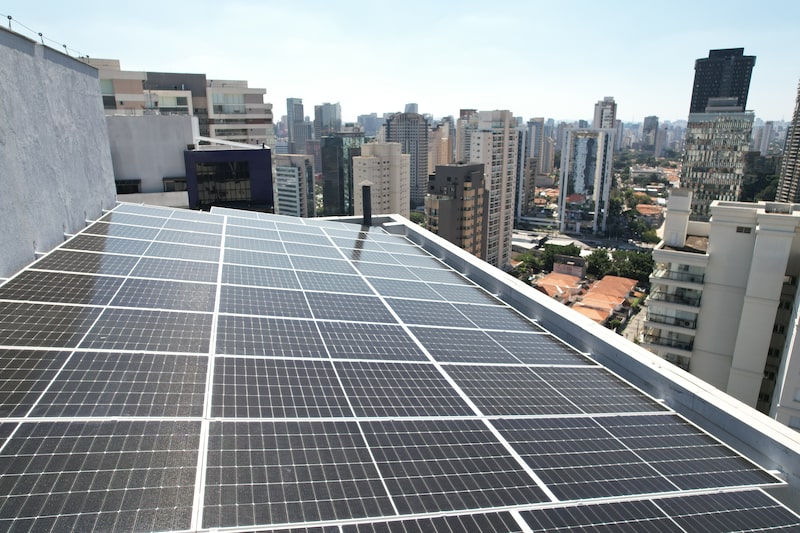 A 77Sol projeta originar R$ 3 bilhões em financiamentos em 2026. O montante é 50% superior aos R$ 2 bilhões movimentados no ano passado A 77Sol projeta originar R$ 3 bilhões em financiamentos em 2026. O montante é 50% superior aos R$ 2 bilhões movimentados no ano passado