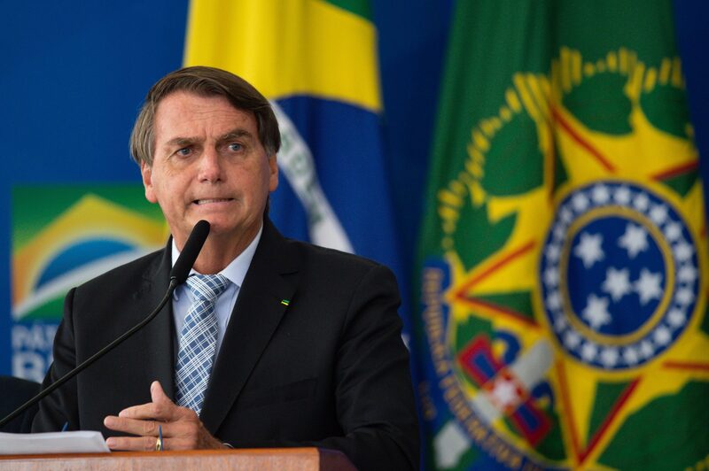 Senadores brasileños dijeron que Bolsonaro debería ser acusado de nueve crímenes, entre ellos crímenes de lesa humanidad. Senadores brasileños dijeron que Bolsonaro debería ser acusado de nueve crímenes, entre ellos crímenes de lesa humanidad.