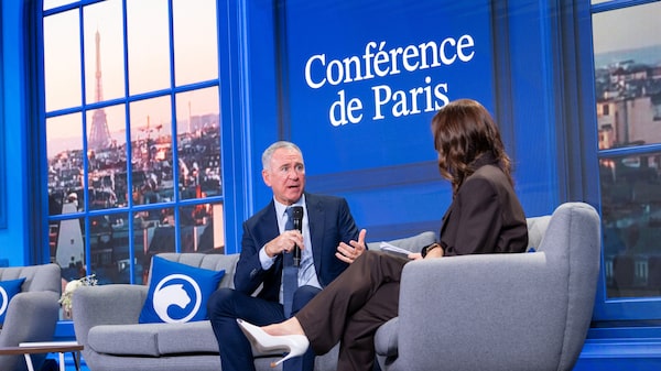 Bilionário Ken Griffin diz que tarifas e políticas de imigração alimentam a inflação Bilionário Ken Griffin diz que tarifas e políticas de imigração alimentam a inflação