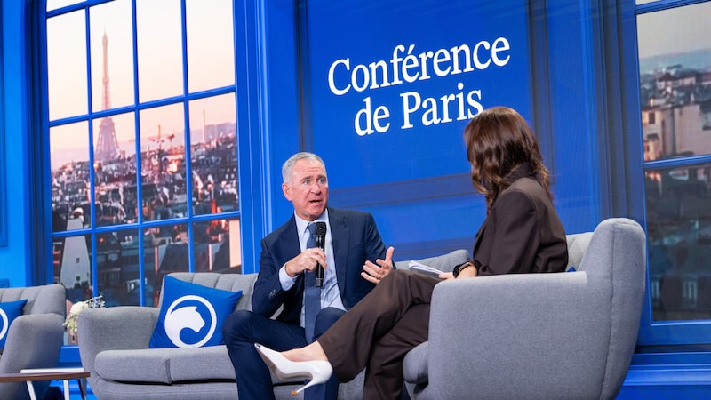 Bilionário Ken Griffin diz que tarifas e políticas de imigração alimentam a inflação Bilionário Ken Griffin diz que tarifas e políticas de imigração alimentam a inflação