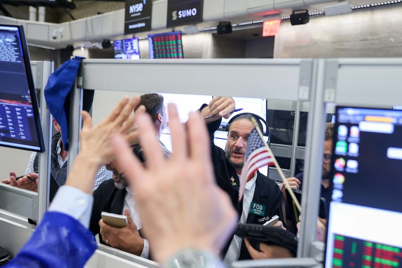 Traders work after a Federal Open Market Committee (FOMC) meeting on the floor of the American Stock Exchange (AMEX) at the New York Stock Exchange (NYSE) in New York, US, on Wednesday, July 29, 2026. Federal Reserve officials left interest rates unchanged, but a fractured vote signaled growing conviction among some policymakers that higher rates are needed to curb resurgent inflation. Photographer: Michael Nagle/Bloomberg Traders work after a Federal Open Market Committee (FOMC) meeting on the floor of the American Stock Exchange (AMEX) at the New York Stock Exchange (NYSE) in New York, US, on Wednesday, July 29, 2026. Federal Reserve officials left interest rates unchanged, but a fractured vote signaled growing conviction among some policymakers that higher rates are needed to curb resurgent inflation. Photographer: Michael Nagle/Bloomberg