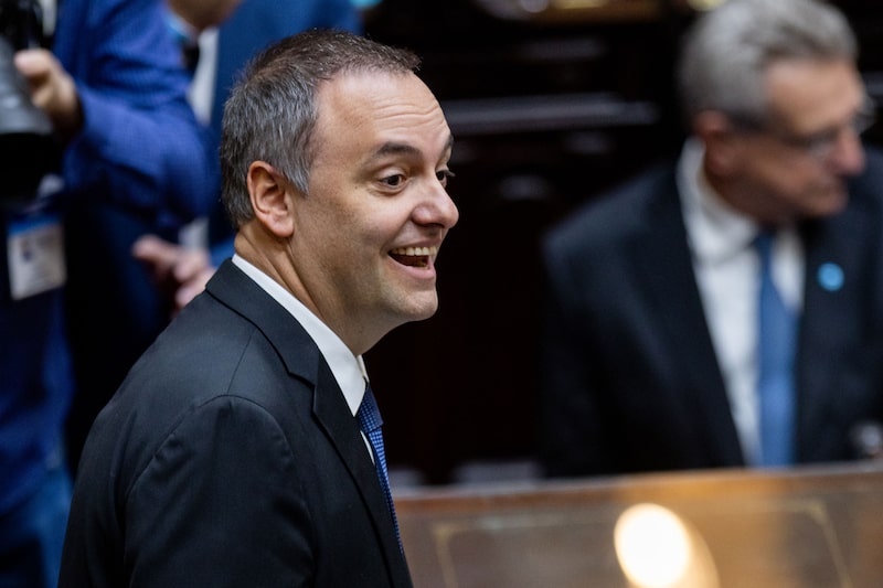 BUENOS AIRES, ARGENTINA - 29 DE ABRIL: Manuel Adorni gesticula antes de presentar un informe sobre su labor en el Palacio del Congreso Nacional de Argentina el 29 de abril de 2026 en Buenos Aires, Argentina. (Photo by Tomas Cuesta/Getty Images) BUENOS AIRES, ARGENTINA - 29 DE ABRIL: Manuel Adorni gesticula antes de presentar un informe sobre su labor en el Palacio del Congreso Nacional de Argentina el 29 de abril de 2026 en Buenos Aires, Argentina. (Photo by Tomas Cuesta/Getty Images)