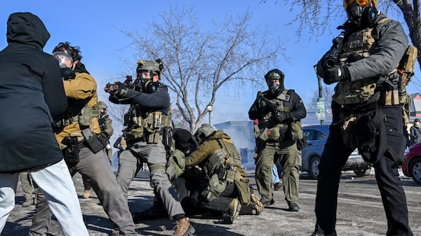 Demócratas del Senado exigen frenar represión migratoria para evitar un cierre de Gobierno Demócratas del Senado exigen frenar represión migratoria para evitar un cierre de Gobierno