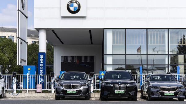 Tesla e BMW processam União Europeia por tarifas sobre carros elétricos chineses Tesla e BMW processam União Europeia por tarifas sobre carros elétricos chineses